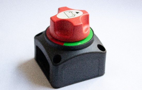 Mini Master Battery Switch (1) Mini master battery switches that are available as either selector or complete disconnect switches. They are IP66 rated for water and dust protection and are ignition protected with a flammability rating of UL 94 (flame class 94V-0). These switches are id